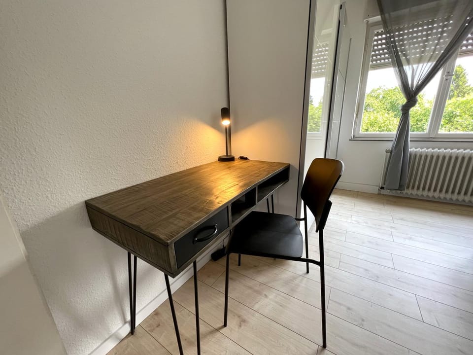 One Bed and One Sofa Bed, Self Check in, Invoice Apartment in Mönchengladbach