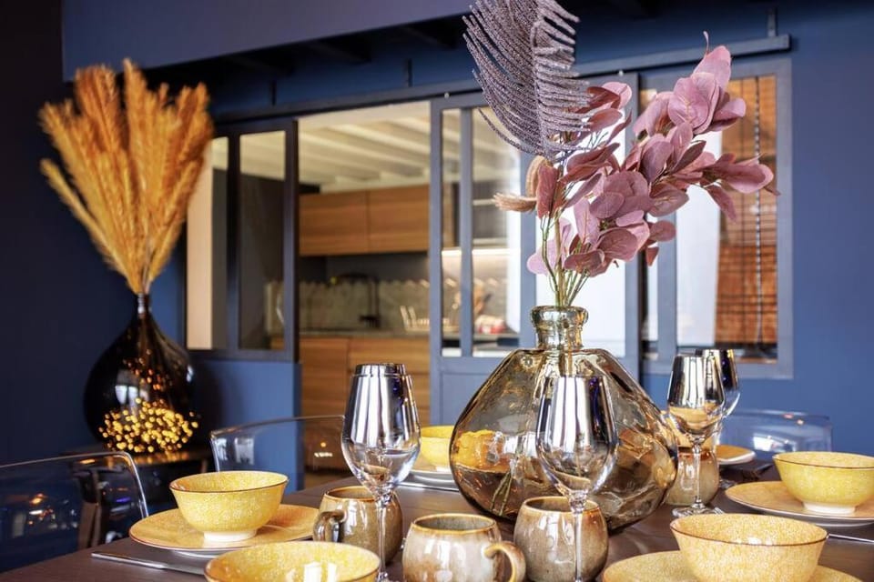 Food and drinks, Dining area, Food, Drinks