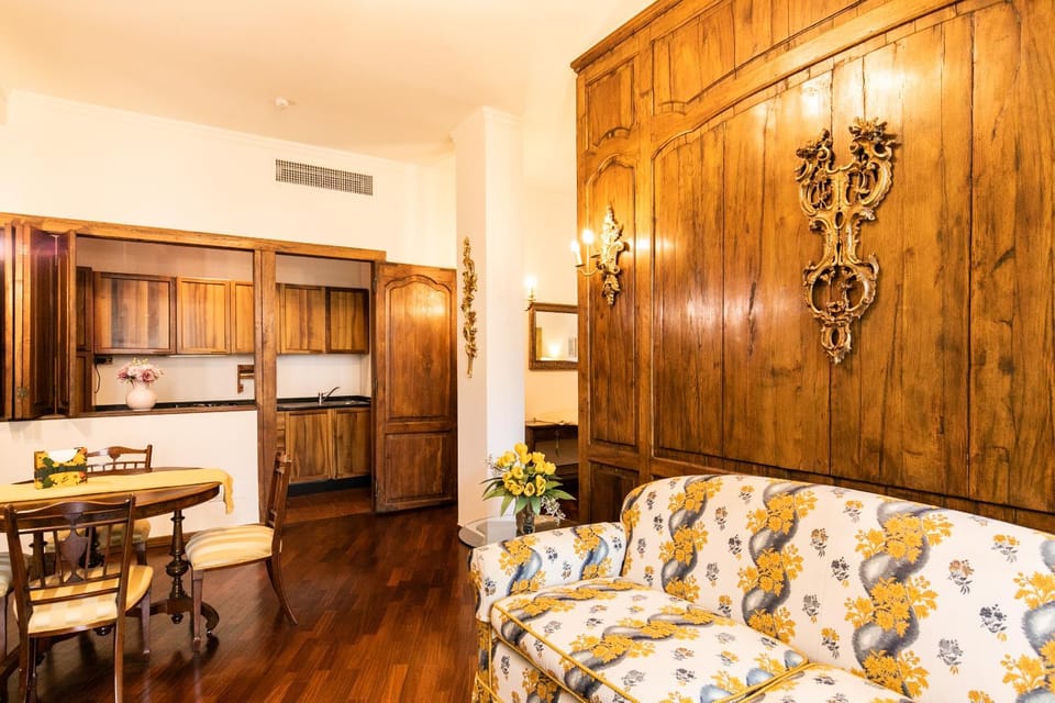 Kitchen or kitchenette, Living room, Seating area, Dining area, minibar, oven, pet friendly, wardrobe