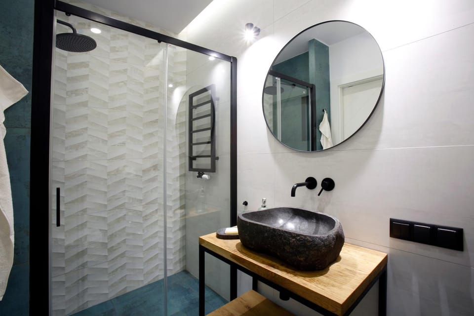 Shower, Bathroom, towels, washing machine