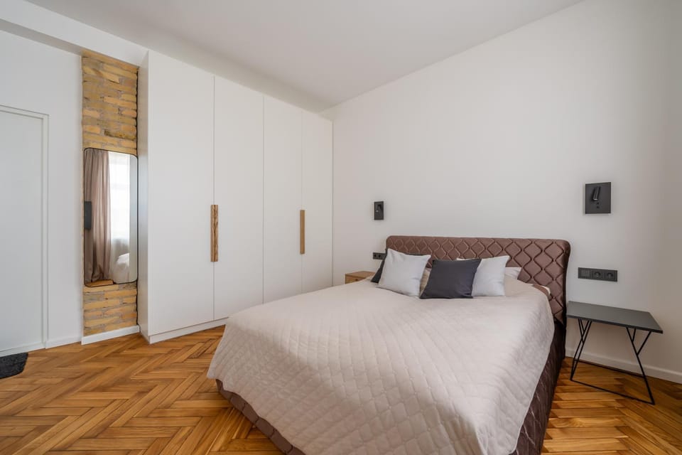 Bed, wardrobe