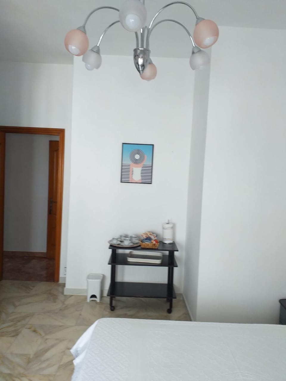 Photo of the whole room, Breakfast