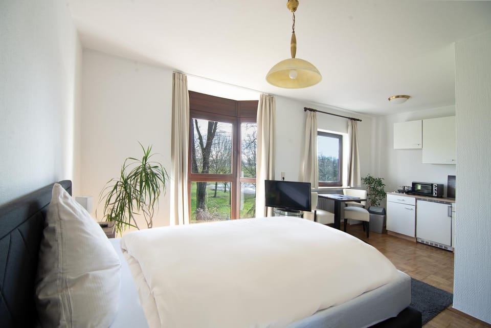 View (from property/room), Living room, Photo of the whole room, Bedroom, River view