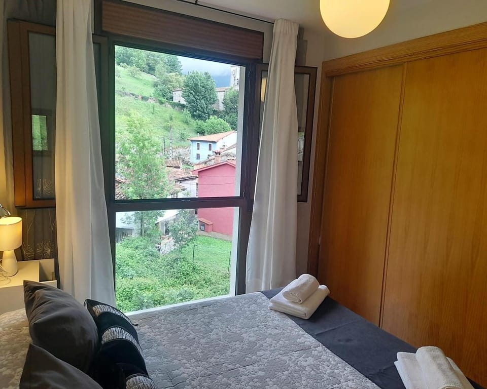 Bed, Balcony/Terrace, Photo of the whole room, Bedroom