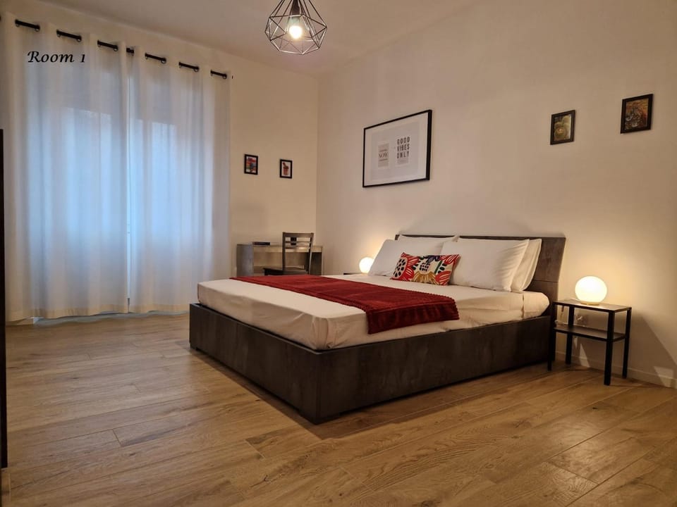 Bed, Photo of the whole room, Bedroom