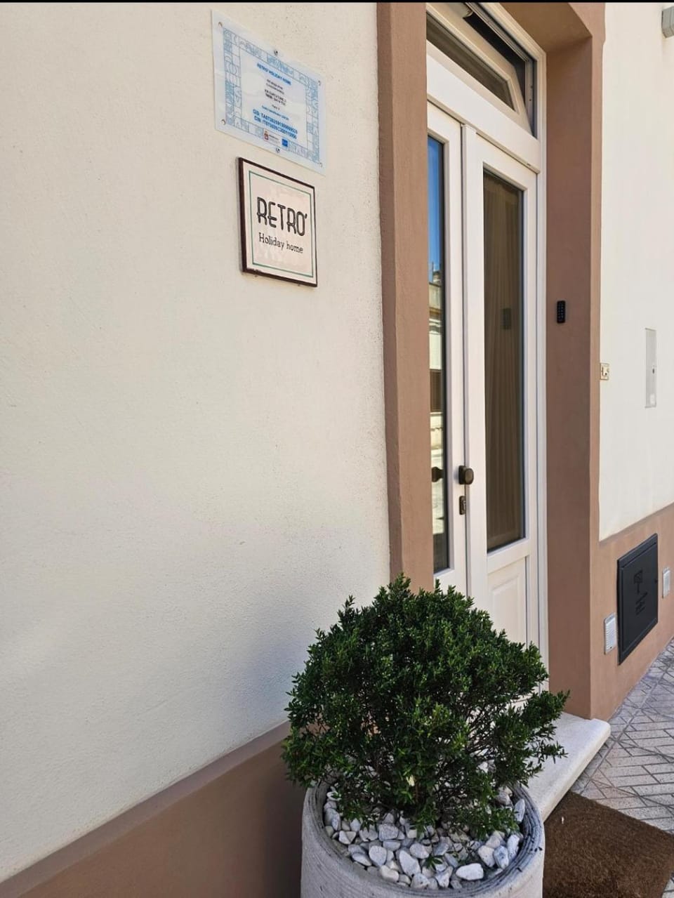 Facade/entrance