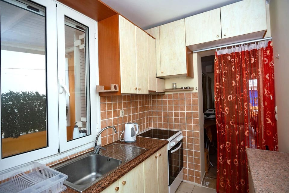 Spacious 2 Bd Detached House in Kefalonia w Patio House in Lixouri