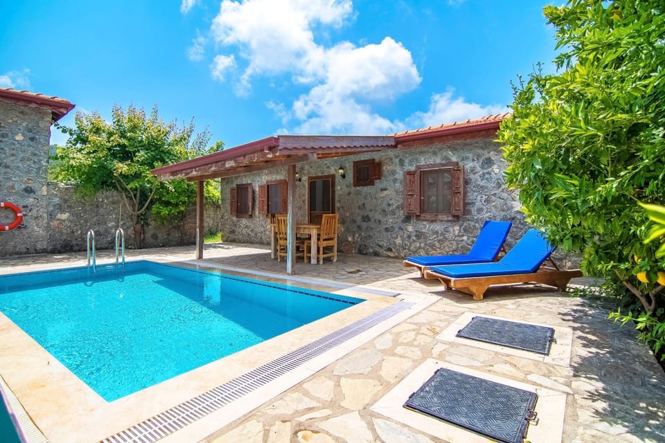 tek katlı havuzu korunaklı villa Villa in Muğla Province