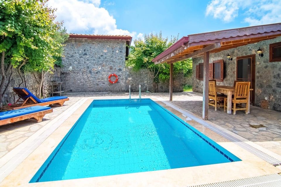 tek katlı havuzu korunaklı villa Villa in Muğla Province