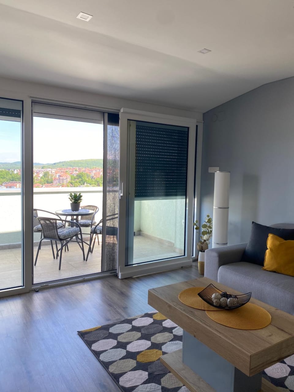 View (from property/room), Balcony/Terrace, Living room