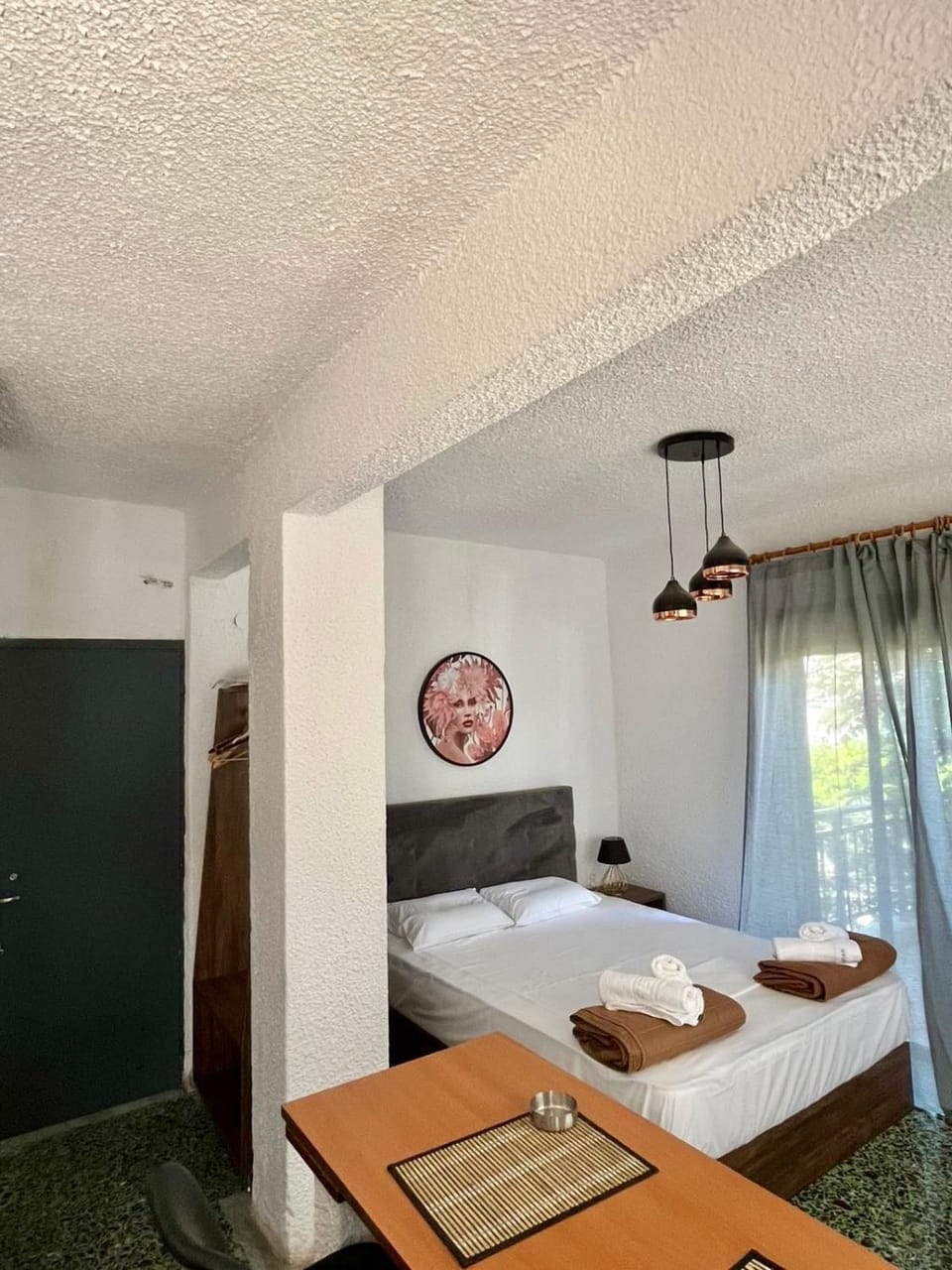 Bed, Photo of the whole room