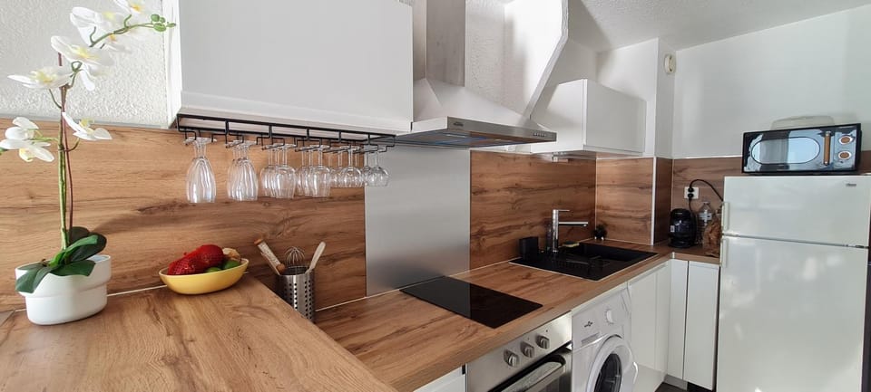 Coffee/tea facilities, minibar, pet friendly