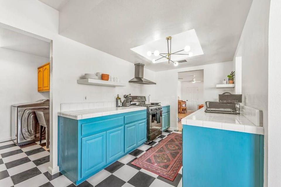 Kitchen or kitchenette, pet friendly