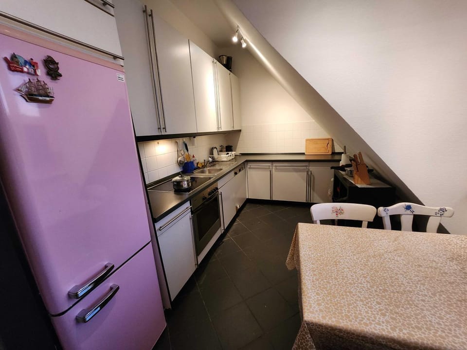Kitchen or kitchenette, Dining area, dishwasher, pet friendly, toaster