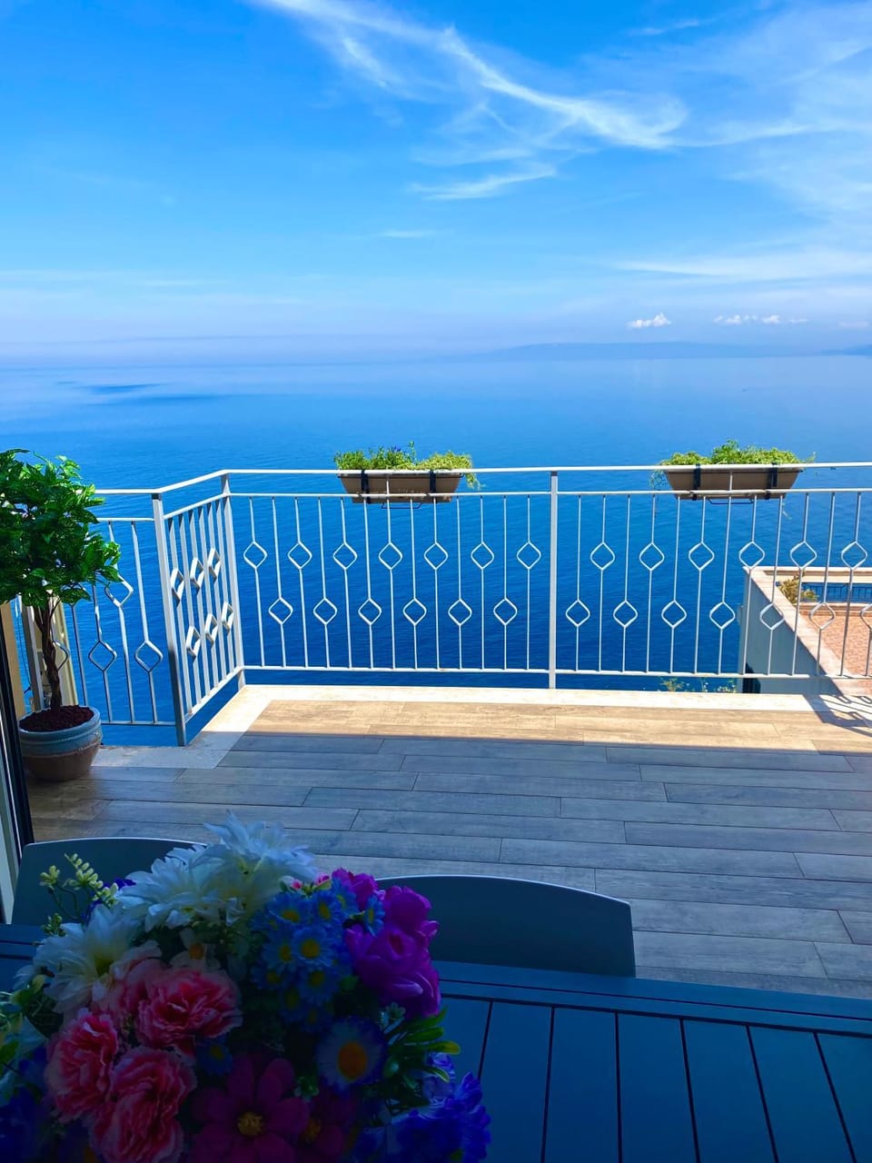 Blue Jolie House in Scilla