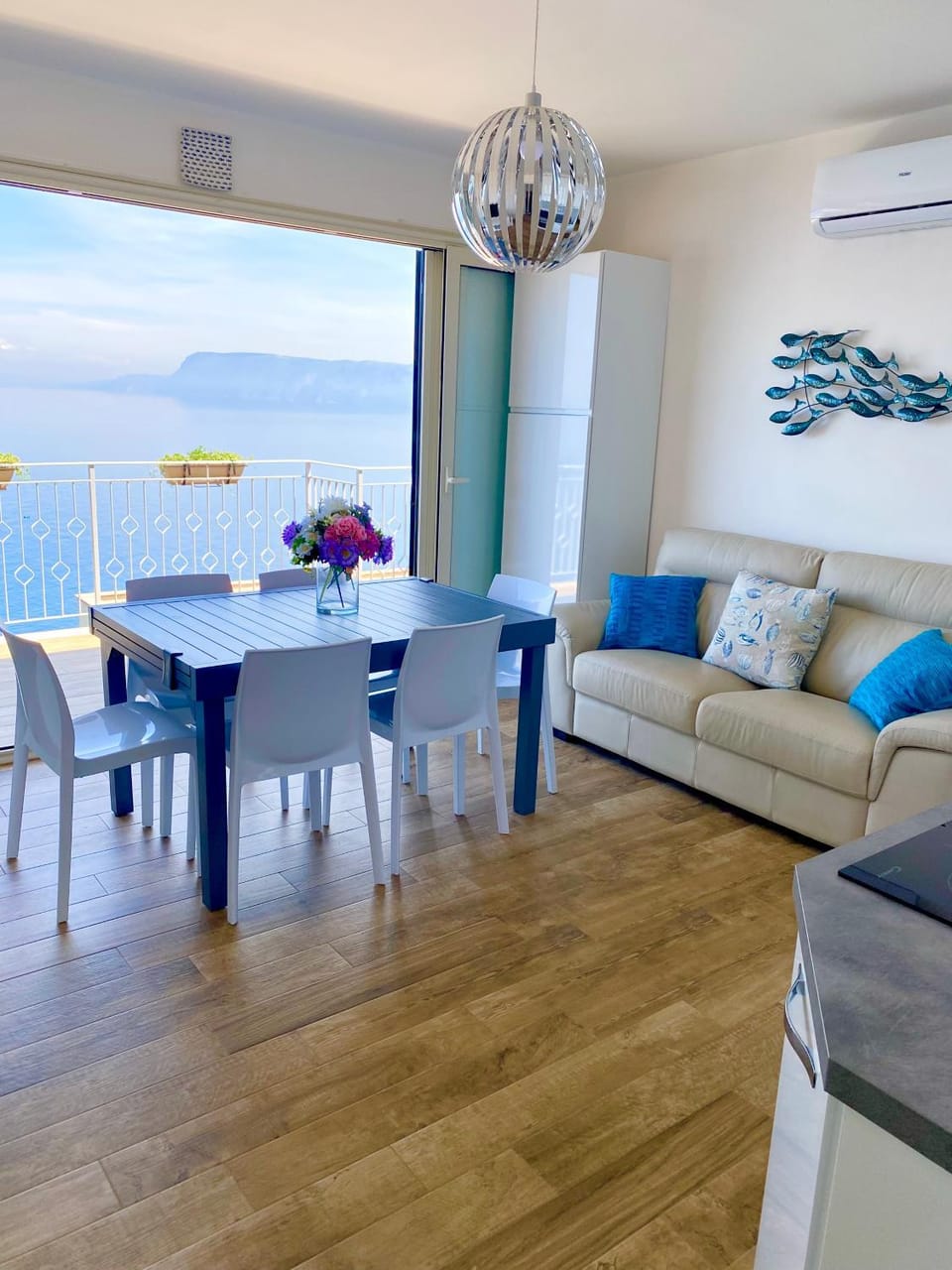 Blue Jolie House in Scilla