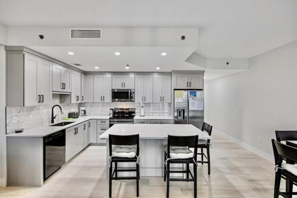 Kitchen or kitchenette, Dining area, dishwasher, minibar, pet friendly, toaster