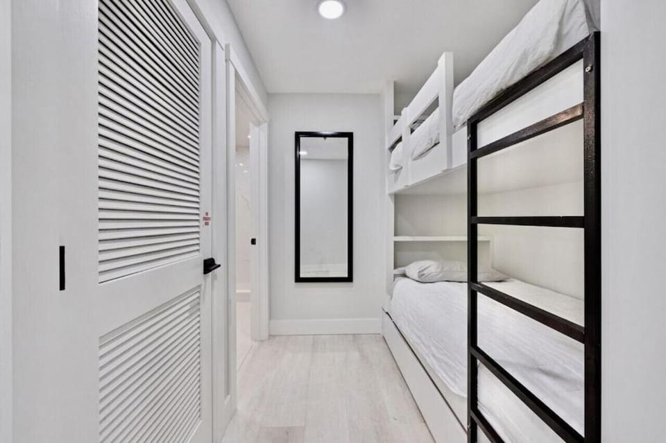Photo of the whole room, bunk bed