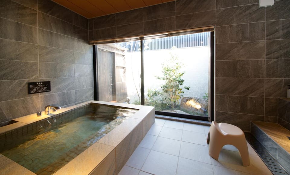 Hot Spring Bath, Bathroom