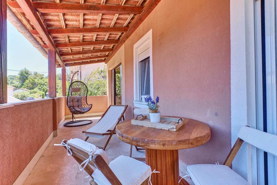 Day, Balcony/Terrace, Seating area