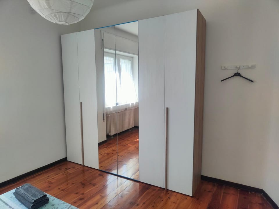 Bedroom, wardrobe