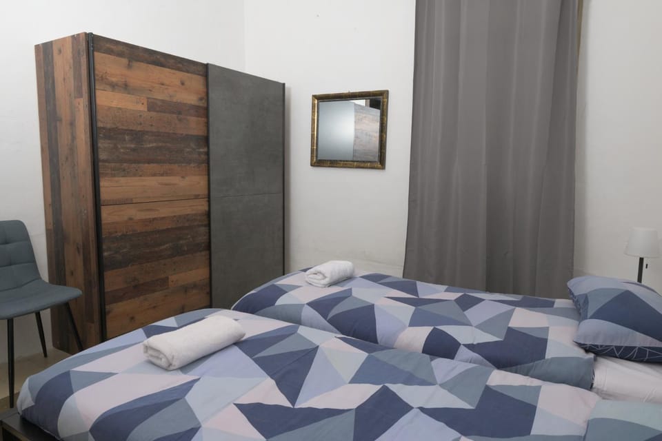 Stylish Valletta 2 bedroom City Centre Apartment with Terrace and Views Apartment in Valletta