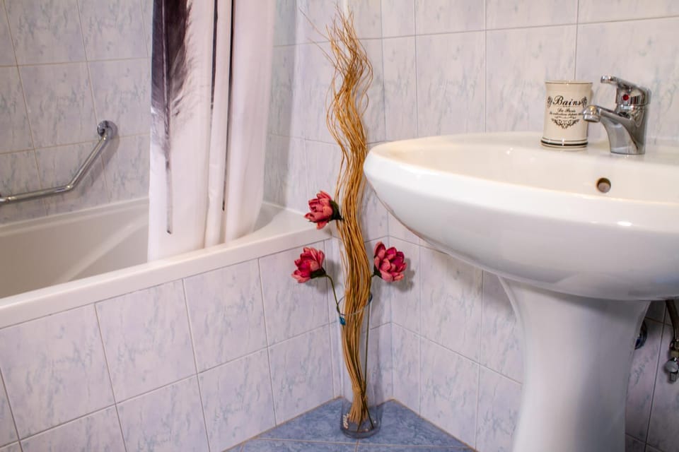 Bathroom, Bath