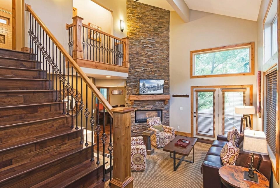 3BR Mountain Retreat Ski Hike and Private Hot Tub House in Park City