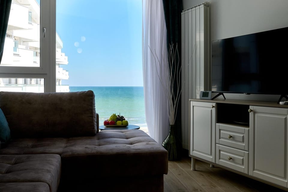 TV and multimedia, Living room, Sea view