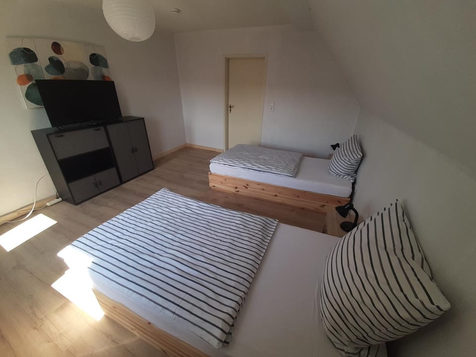 Photo of the whole room, Bedroom