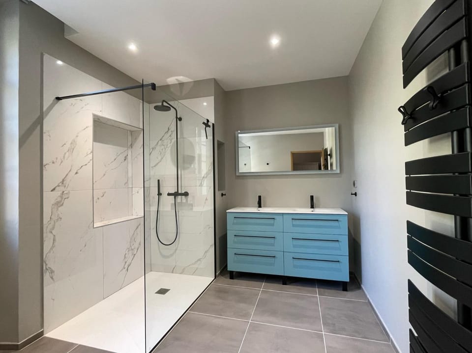 Shower, Bathroom