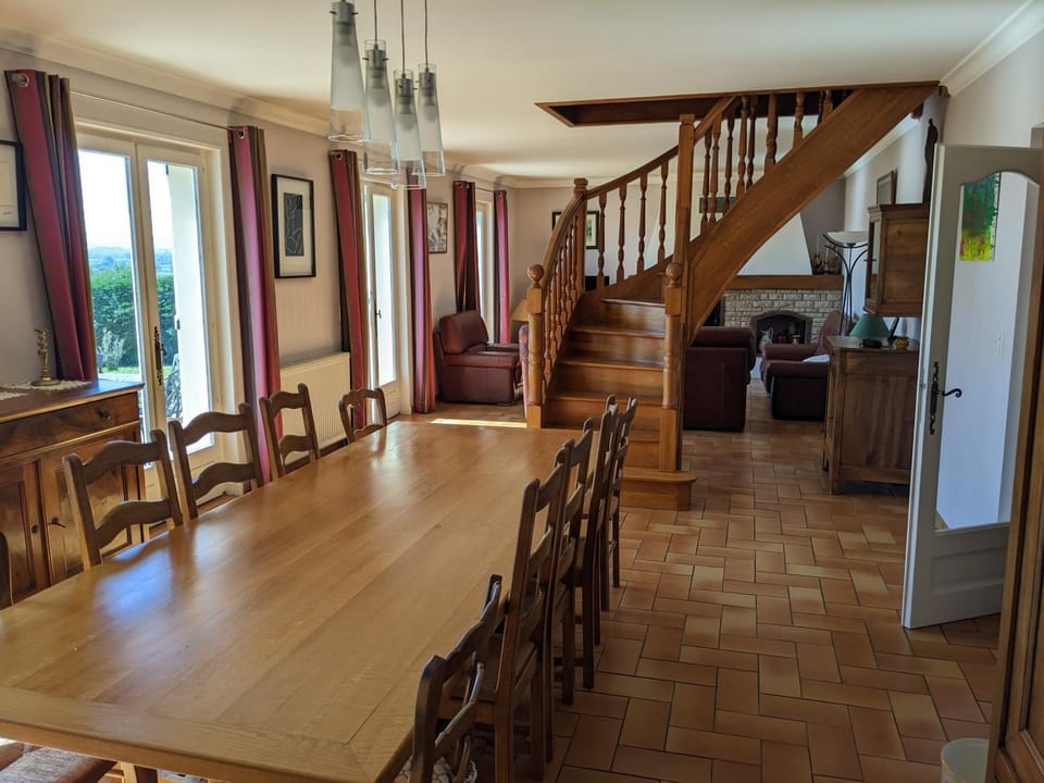 Living room, Seating area, Dining area