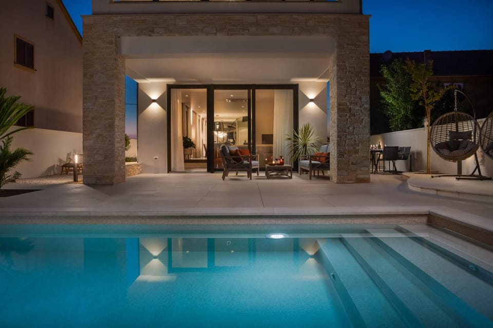 Property building, Swimming pool