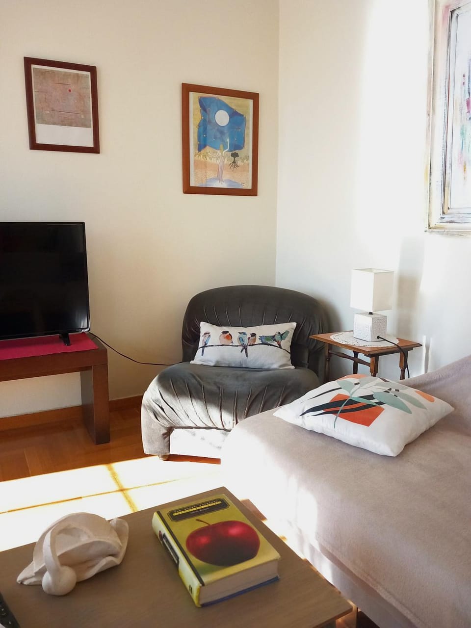 TV and multimedia, Living room, Seating area