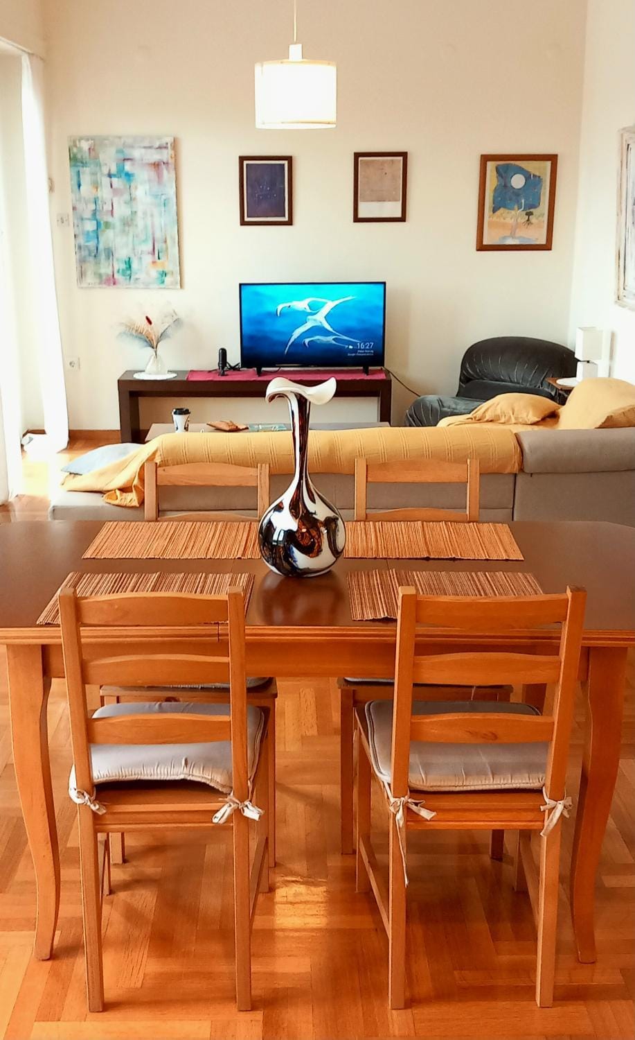 TV and multimedia, Living room, Dining area