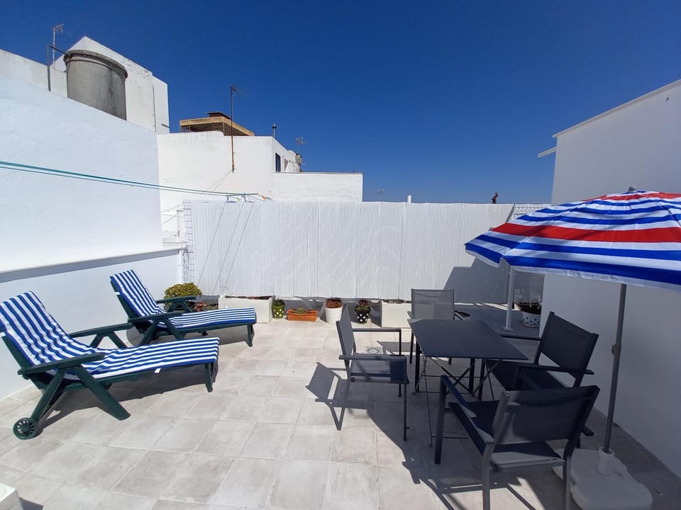 Balcony/Terrace, sunbed