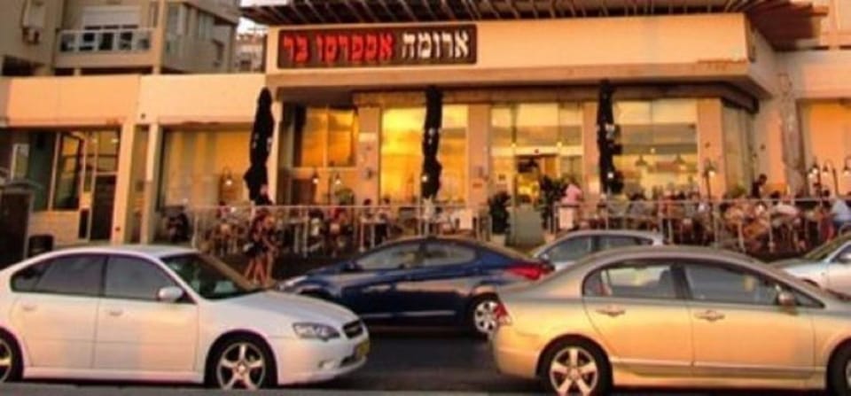 Restaurant/places to eat, People