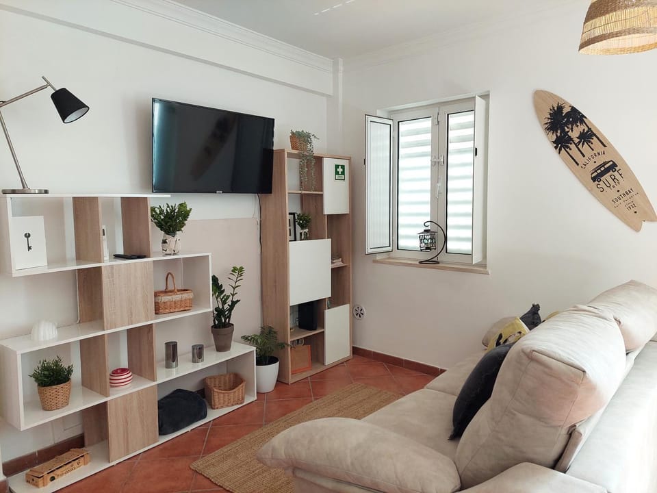 Communal lounge/ TV room, TV and multimedia, Living room, Seating area