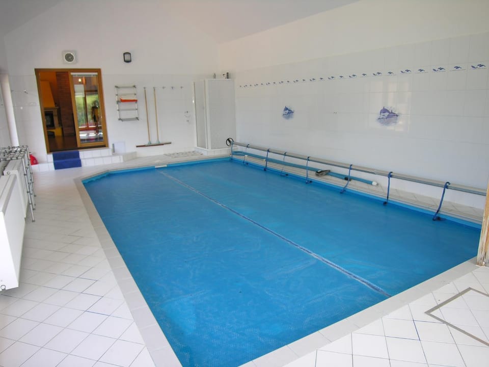 Swimming pool, Swimming pool