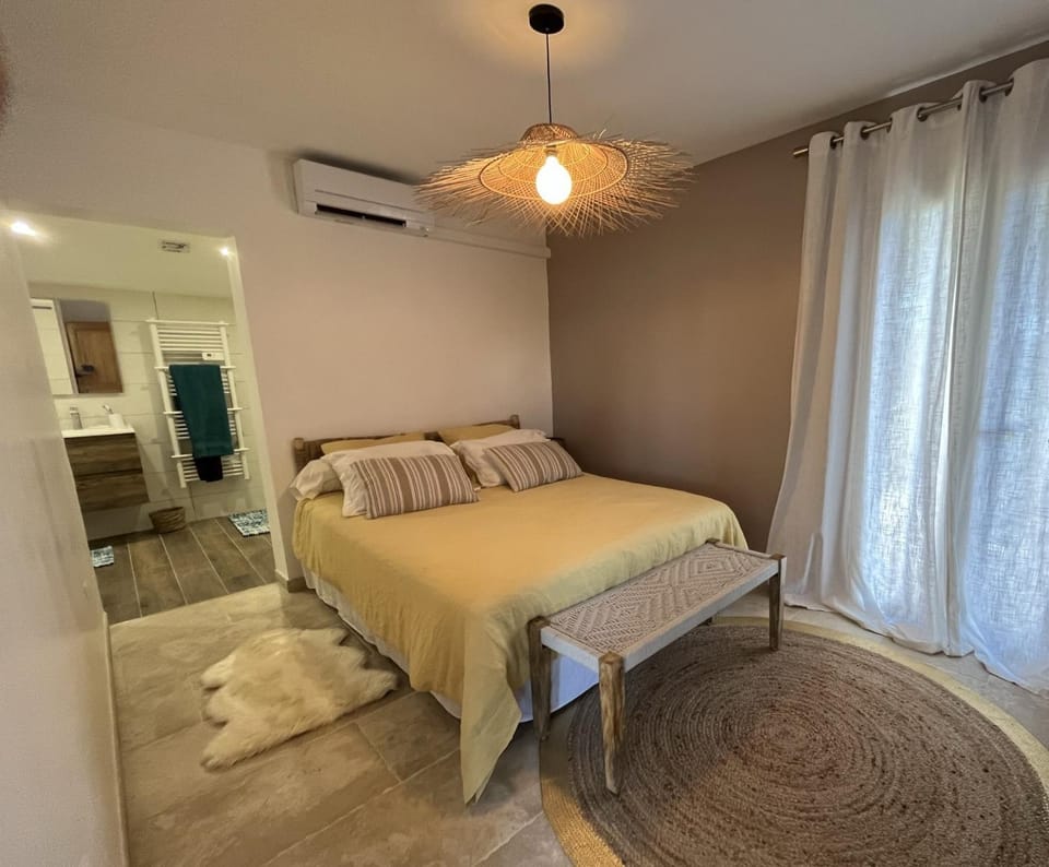 Bed, air conditioner