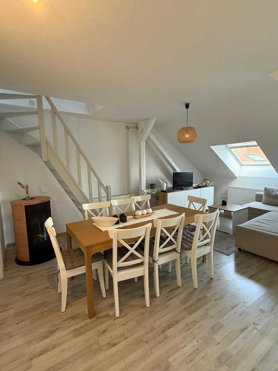TV and multimedia, Living room, Dining area, fireplace