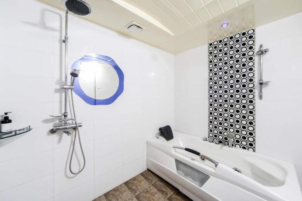 Show Hotel Haeundae Hotel in Busan