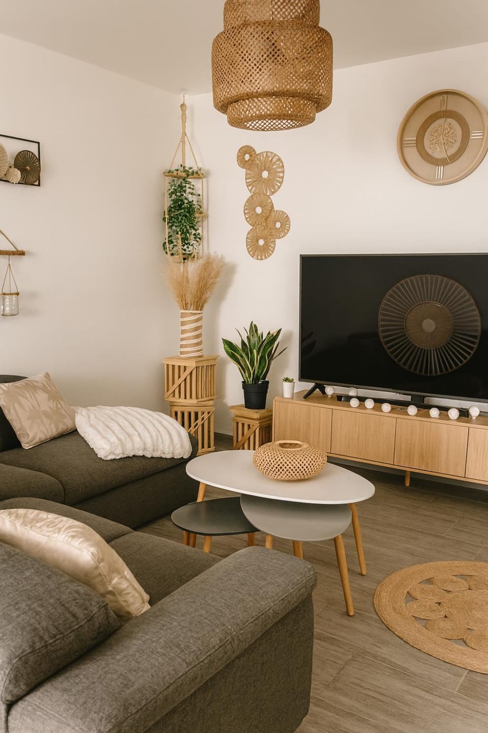 TV and multimedia, Living room, Seating area