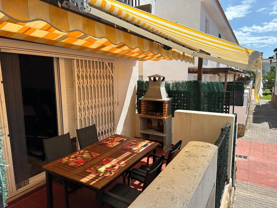 Casa adosada con piscina y dos terrazas House in Baix Maestrat