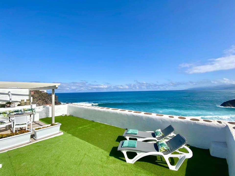 Natural landscape, Solarium, Balcony/Terrace, Balcony/Terrace, Beach, Sea view, sunbed