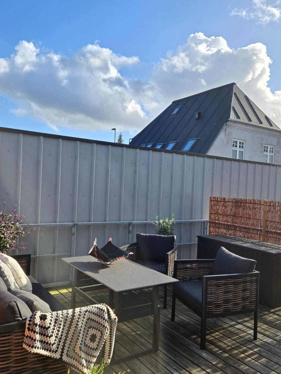 Solrig og moderne villalejlighed tæt på midtbyen Apartment in Aarhus