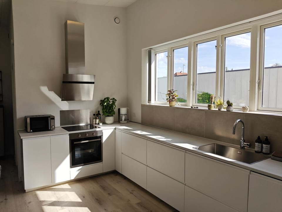 Solrig og moderne villalejlighed tæt på midtbyen Apartment in Aarhus