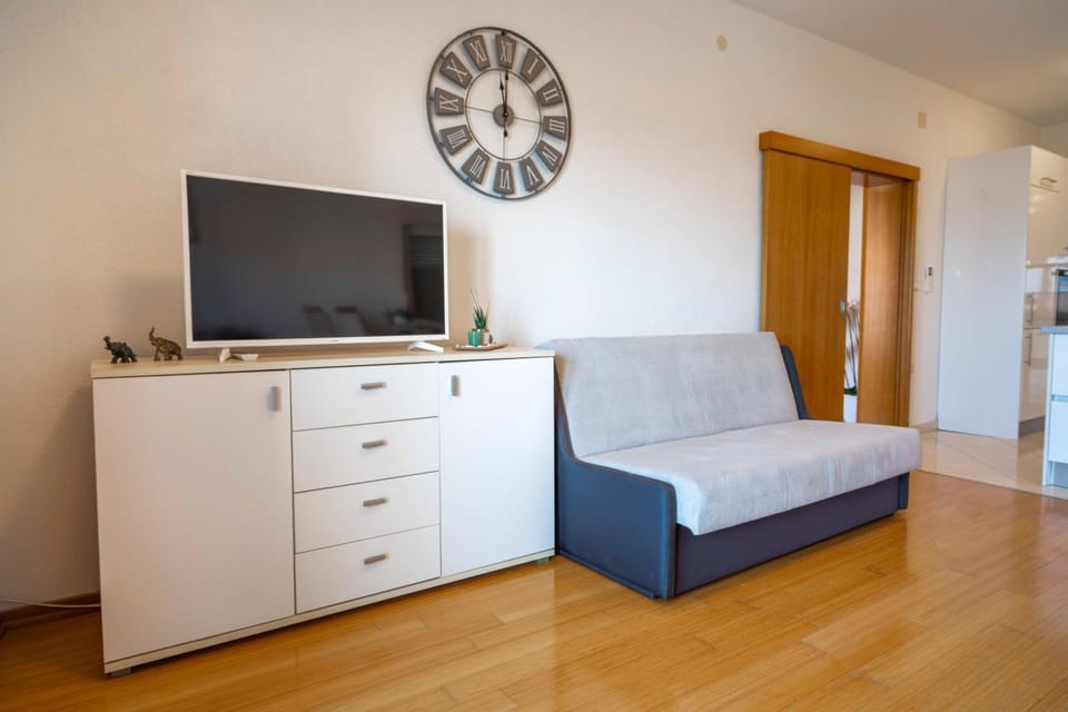 Ivana - Sea view apartment with garage Apartment in Makarska