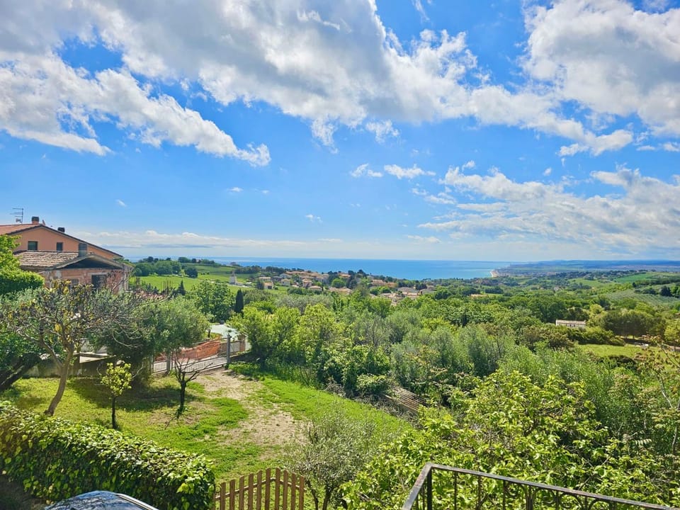 S320 - Sirolo, trilocale con vista mozzafiato Apartment in Marche