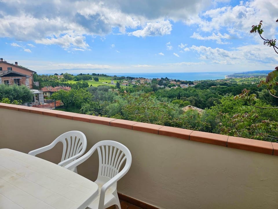 S320 - Sirolo, trilocale con vista mozzafiato Apartment in Marche